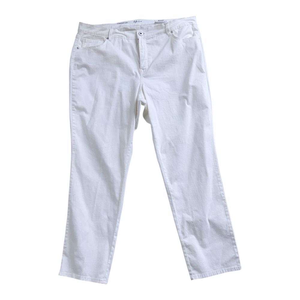 Style & Co. White Straight-Leg Jeans — Classic Mid-Rise